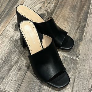 Women’s Black Adrienne Vittadini Albi Block Heel Mules - Sz 9M LIKE NEW!